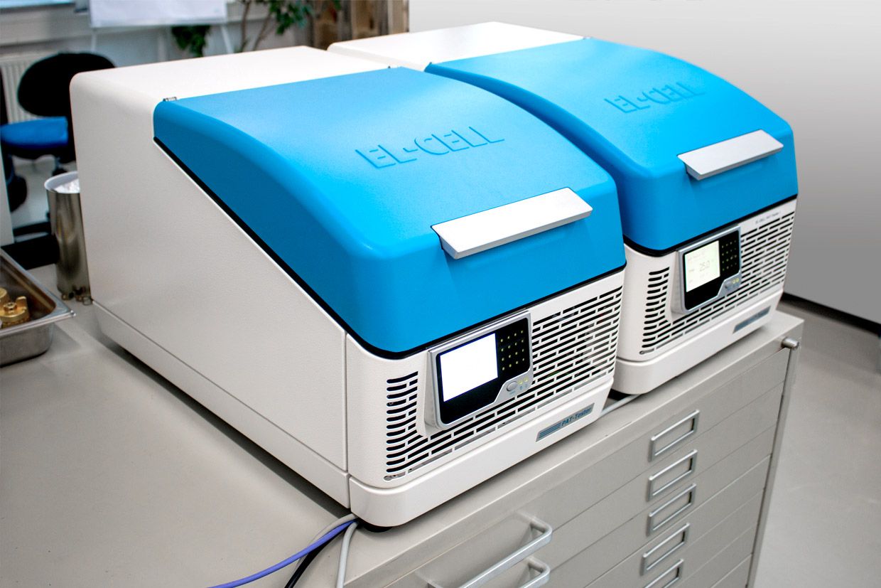 32 channels testing with PAT-Tester-i-16, EL-CELL laboratory