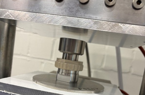 assembly3 | EL-CELL PAT-Solid-Core Assembly: Solid-State-Pressing-Device is used for 3 minutes